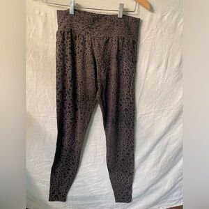 MahaDevi Design High-Waist Charcoal Grey & Black Leopard Print Leggings - Medium
